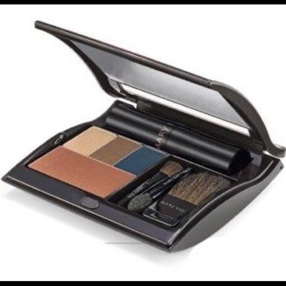 Mary Kay Makeup compact
